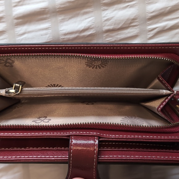 New Genuine Leather Wallet with RFID Blocking Large Capacity Wristlet - Picture 13 of 13